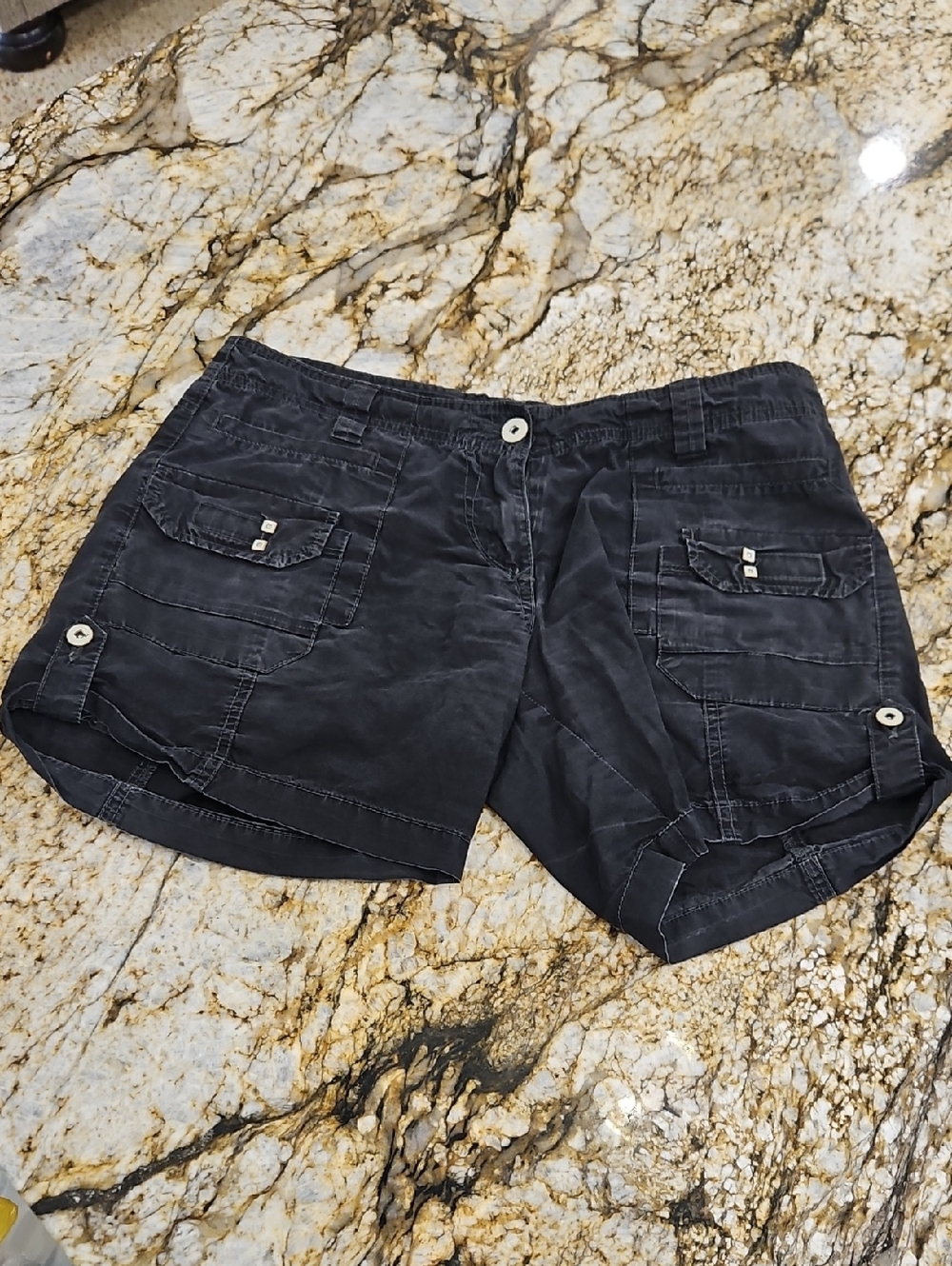 ATTRATTIVO Casual Black Women's Cargo Shorts. Size M